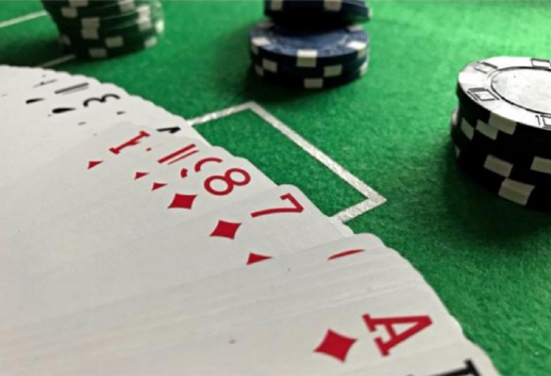 Покер: игра против человека, а не против карт